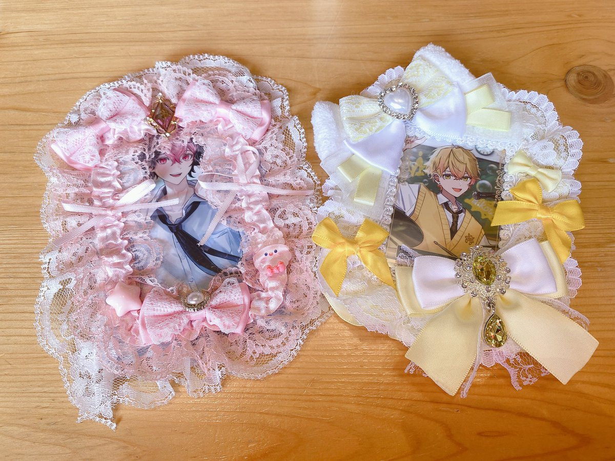 ayuru_07's tweet photo. とりあえず撮り方下手くそなのは許して。

持ってるグッズから選りすぐってこれが限界だった。

どうしてもホイップデコとトレカの解釈一致できないけどそこは許してくれー！ https://t.co/pQ1s30wVt5