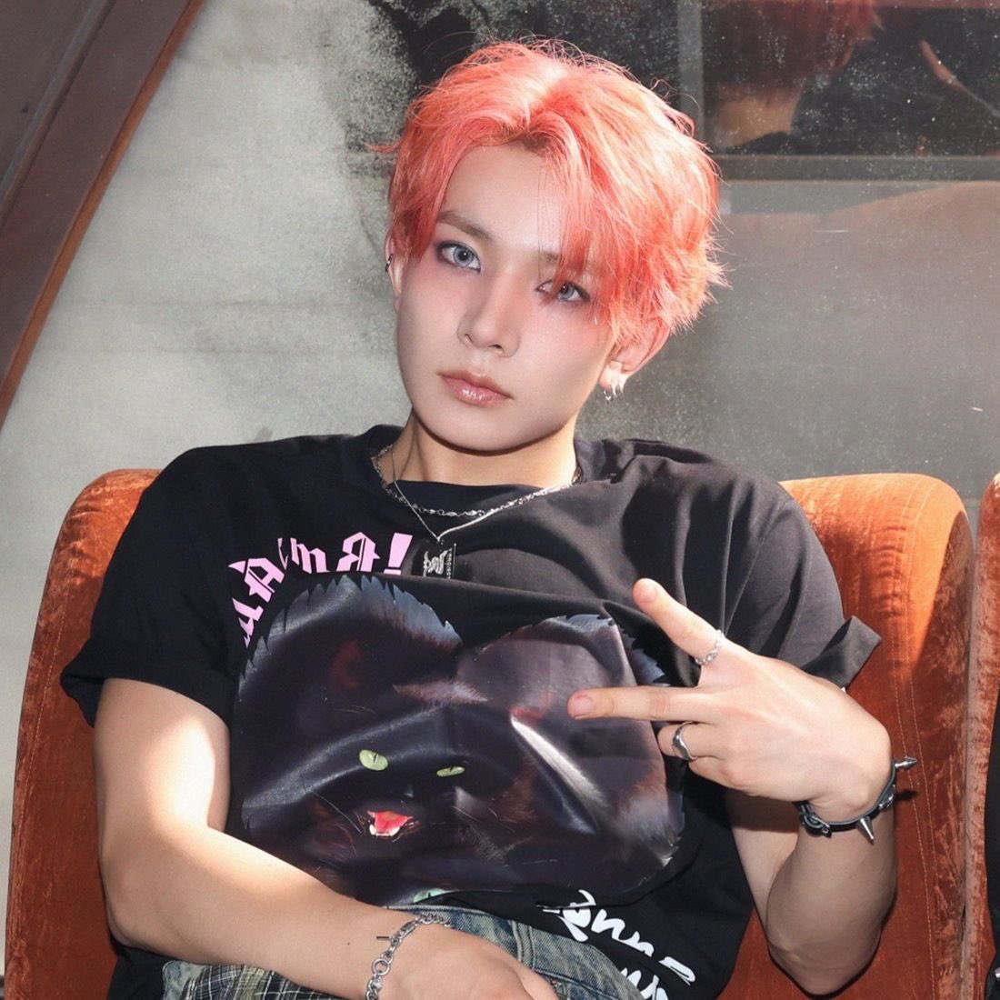 hoonkibaby's tweet photo. pink haired heeseung is a spectrum https://t.co/RcjdquNBEC