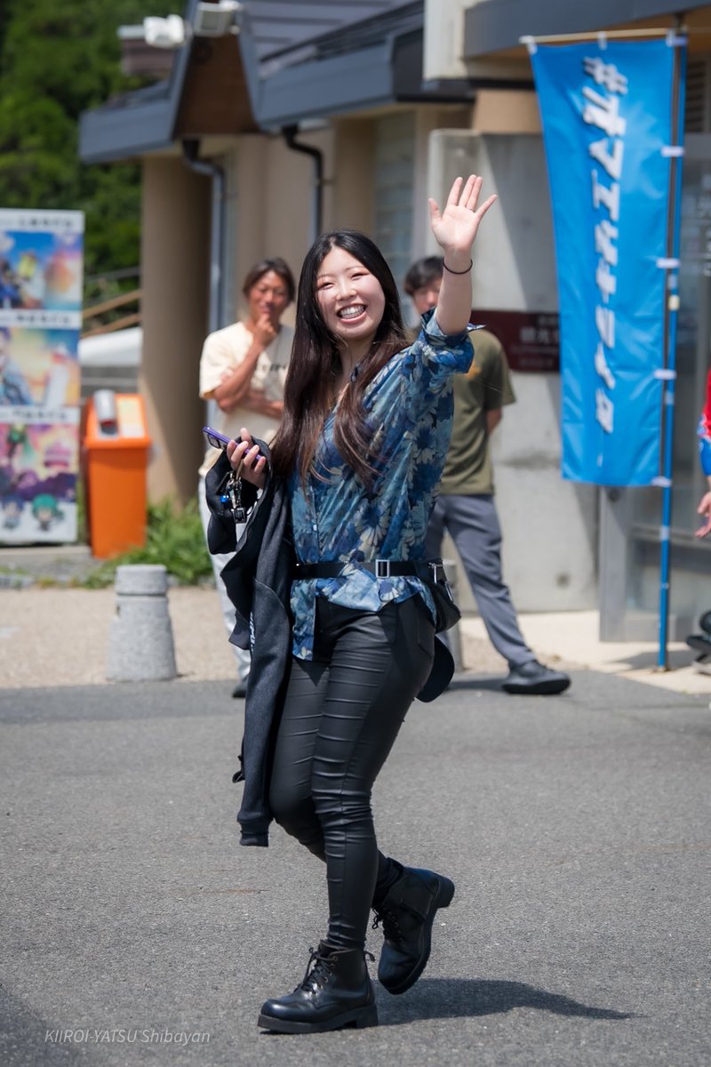 shibayanh's tweet photo. #オマエザキライダー ミーティング

今日って平日だよな？
こんなにバイク乗り集まっちゃって
ﾔｷﾝｱｹﾉｵﾏｴﾓﾅ💦

会場にはせんちゃん＆aoちゃん！
ファーストコンタクトでこんなリアクション
やっぱり来て良かった🥰

集合写真は
やはり入るより撮る側をチョイス

#KIIROIYATSU 
#デイトナJP https://t.co/ixrP6qrPqI