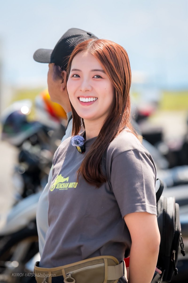 shibayanh's tweet photo. #オマエザキライダー ミーティング

今日って平日だよな？
こんなにバイク乗り集まっちゃって
ﾔｷﾝｱｹﾉｵﾏｴﾓﾅ💦

会場にはせんちゃん＆aoちゃん！
ファーストコンタクトでこんなリアクション
やっぱり来て良かった🥰

集合写真は
やはり入るより撮る側をチョイス

#KIIROIYATSU 
#デイトナJP https://t.co/ixrP6qrPqI