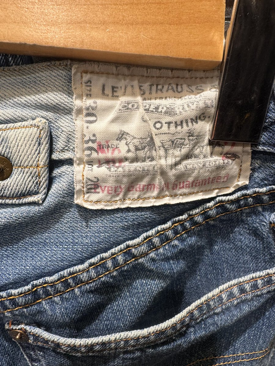 dairydenimdig's tweet photo. Levi's201を発見！501の弟分ですね。
おおお！欲しい！と思いましたが、サイズが…😭
#Levis #リーバイス #古着 #シンチバックは男のロマン https://t.co/MfGcb99CX6