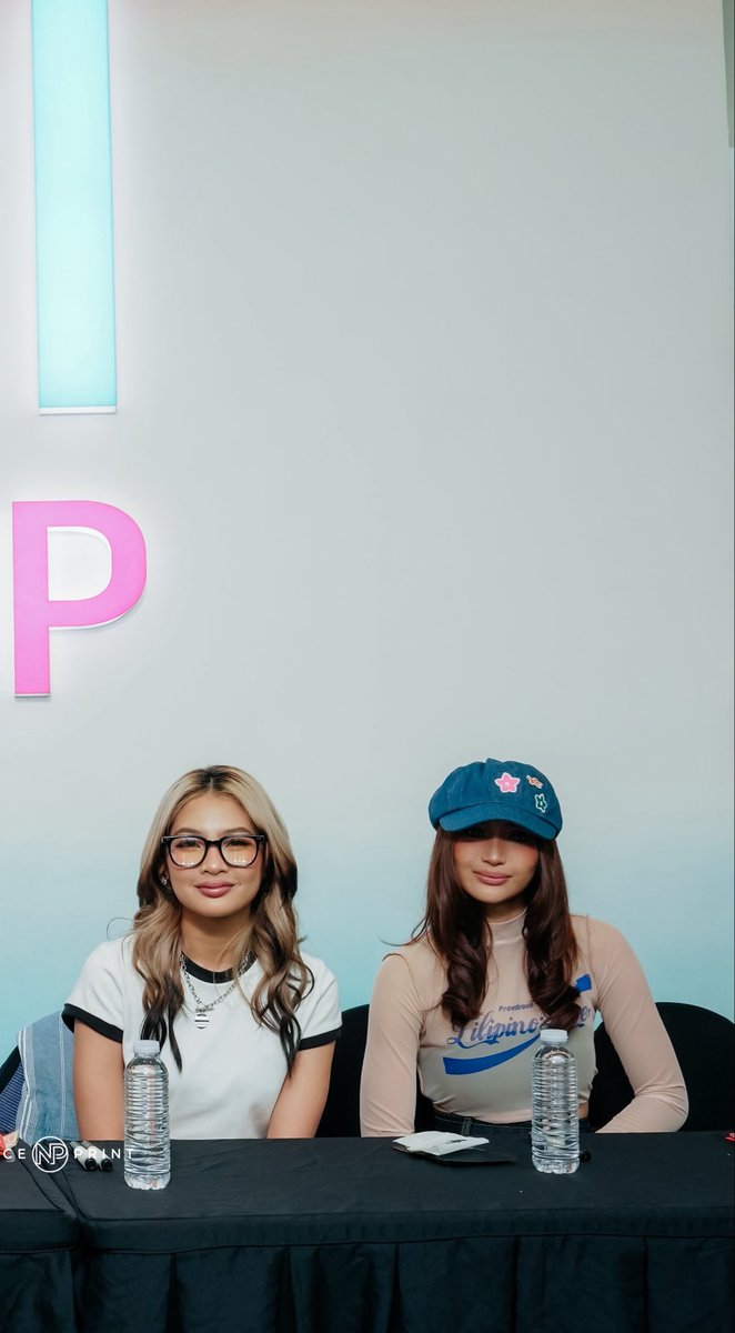 jhosooyah's tweet photo. 💙💚 https://t.co/aOl0bmydIC