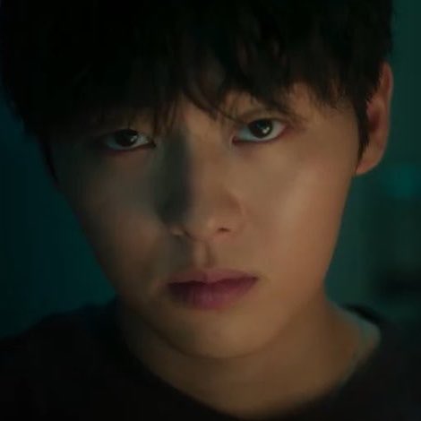 t4tshse's tweet photo. boyfriends who act the shit out of the role with their eyes https://t.co/FqNhwlt3IM