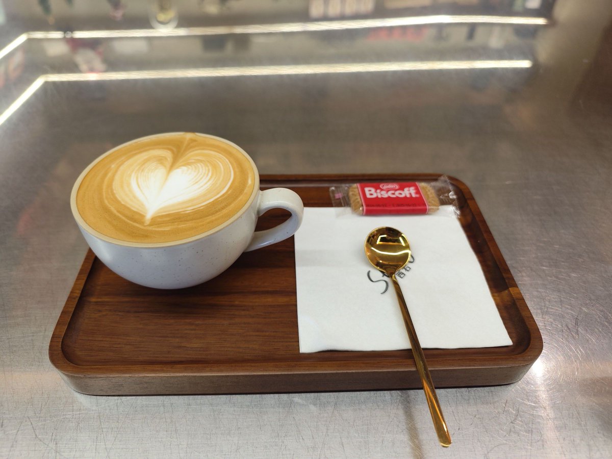 LisaB93396's tweet photo. Just sipping iced coffee and listening to lo-fi tracks on a lazy Sunday—this is the kind of chill vibe I’ve been craving lately https://t.co/m4VJrduGkx