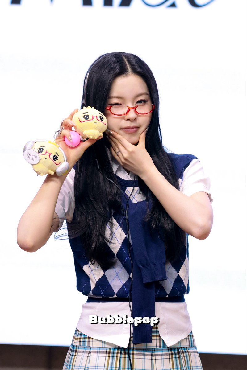 Bubble_pop987's tweet photo. 260606 ms

아궁빵 (｡•̀ᴗ-ღ) wink

#NMIXX #엔믹스 #규진 #KYUJIN https://t.co/EDGXW6ZHlq
