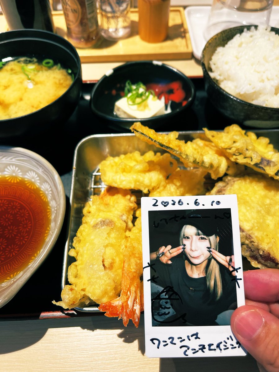 kunito331's tweet photo. 6月10日(水)『入場フリー チェキ会』
📍KCC Studio&amp;Gallery

LIVEありきな人なのでチェキ会はスルーしてたから初参加。驚いた？改めてワンマンお疲れ様の気持ちで行ったよ。私服褒める間もなく弾丸で立ち去りましたが特にスリットデニム👖似合ってたよ。
#笠宮えいる 💜#SPRISE 天麩羅定食🍤 https://t.co/jYImGy49mU