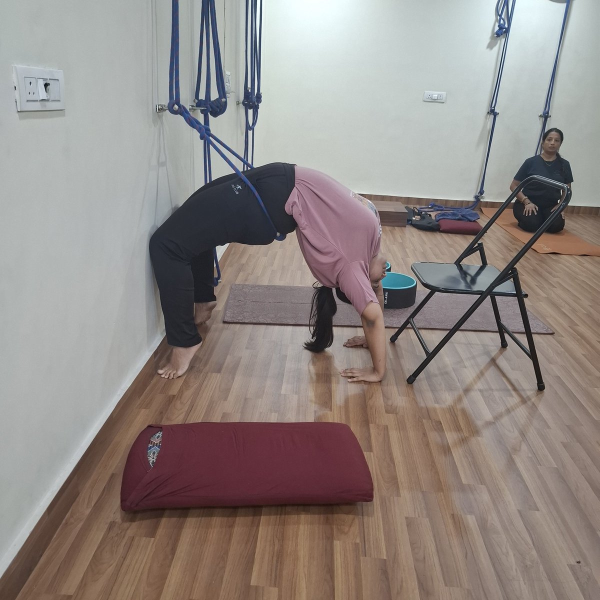 sumitsaproo's tweet photo. Key Principles of Iyengar Backbends:
Advanced & Foundational: Considered among the most advanced postures, they are introduced only after the body is thoroughly trained, tuned, and toned.
#yoga #asana #backbends #classes https://t.co/gciPjL7GMV