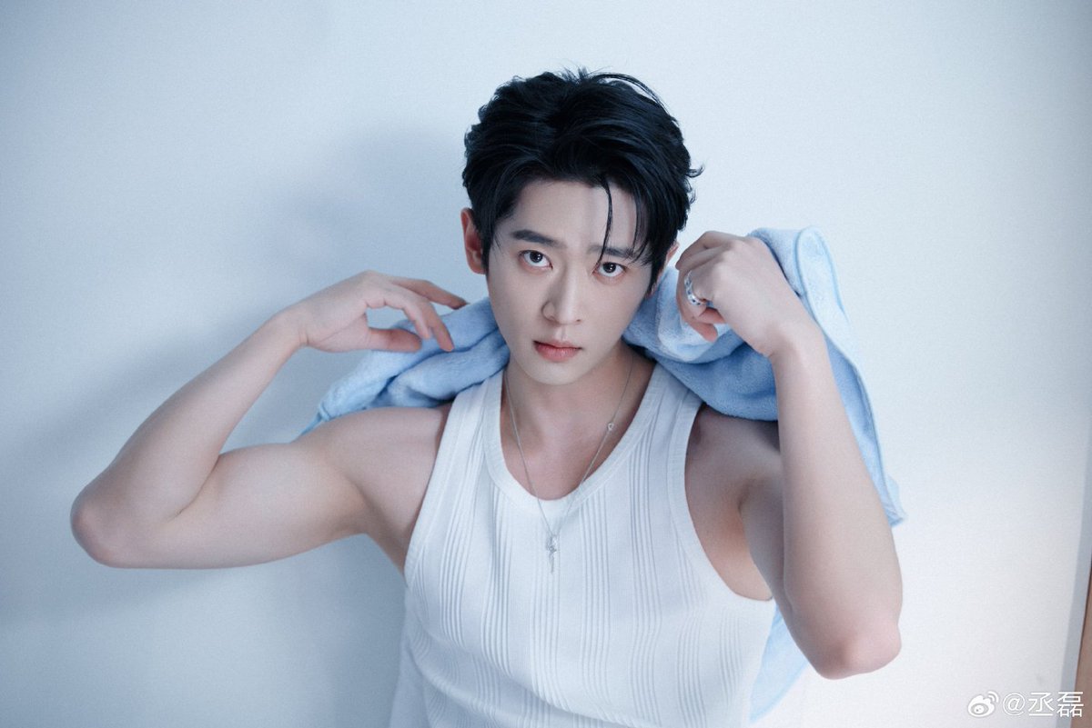 czhouye's tweet photo. 260611 | #chenglei official weibo update 📸 https://t.co/4xOcCX7t0r
