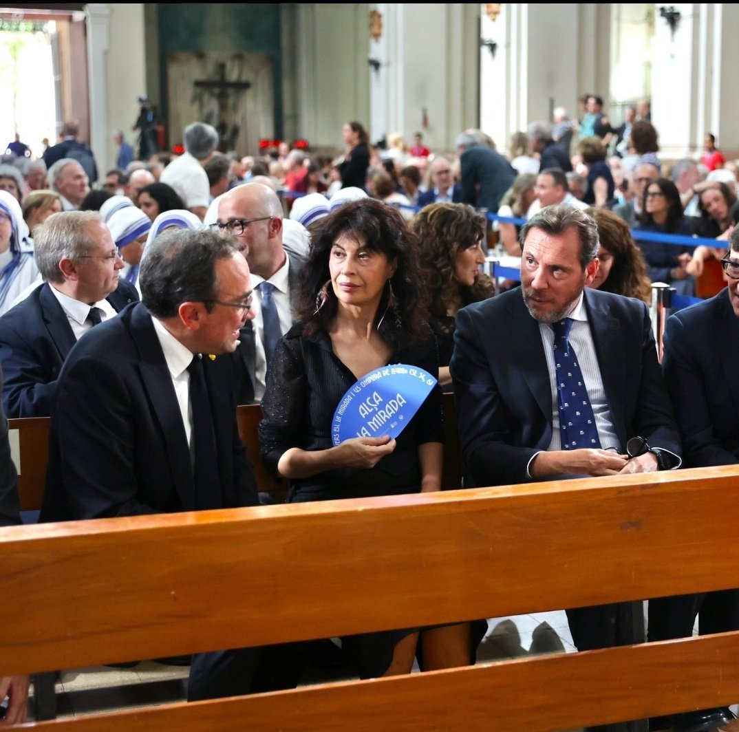 ICA6023's tweet photo. @joseprull Quines bones converses i somriures amb el PSOE i amb el desastre Puente, eh, Sr Rull? Com podeu ser creïbles com polítics si cada dia us agenolleu i demostreu comptar tant com un 0 a l'esquerra en el panorama polític? Enteneu xq la gent votara la S. Orriols? Perquè no s'agenolla https://t.co/hMOBTQshnL