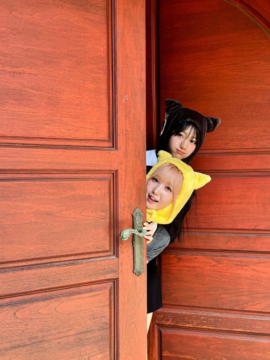 JuneLight0611's tweet photo. 260611 Weverse (3)

#준휘 #히토미
#세이마이네임 #SAYMYNAME https://t.co/e0Elxfjpoy