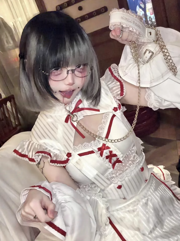 Danidinarte's tweet photo. 年上に飼われたい https://t.co/HXqDz6jtbS