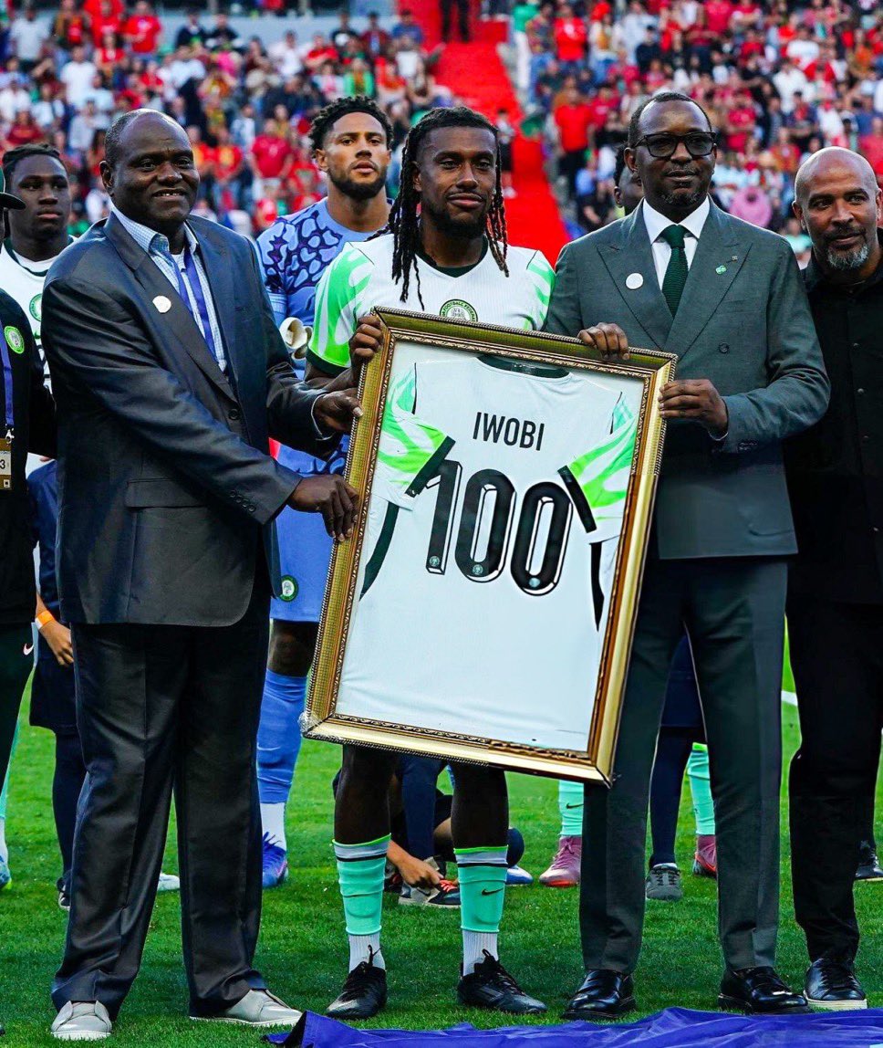 iambolar's tweet photo. Centurion - Alex Iwobi 🇳🇬 💪🏾 https://t.co/IhvMew7hfM