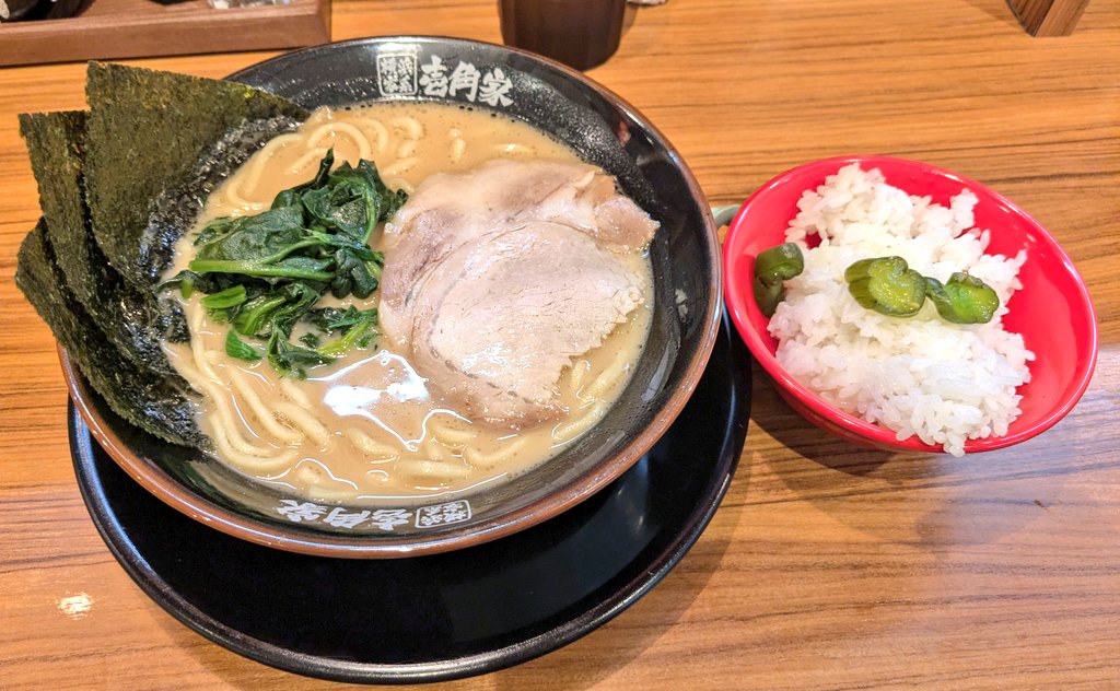 Pythonist19's tweet photo. 夜すたばなう https://t.co/Dl9FtwYchW