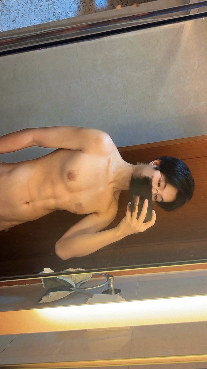 civilization987's tweet photo. 我不是一个好女儿，不是一个好妻子，不是一个好母亲，甚至不是一个好女孩，那有怎么样呢，还不是照样有人喜欢我 https://t.co/tR9kvZOr9P