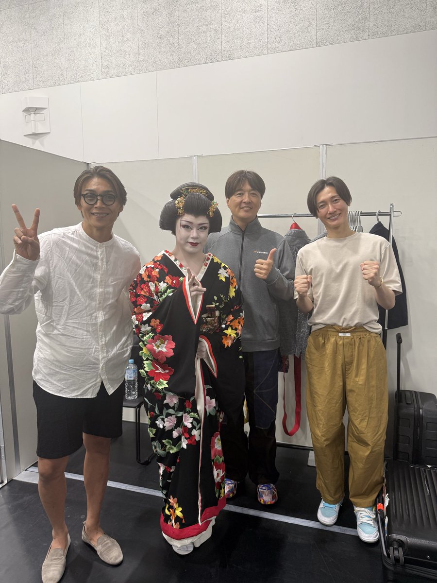 Kamuinishiki's tweet photo. #MAJ2026 演歌 歌謡曲Live
#純烈
#吉田兄弟
#DAISHI DANCE
#カムイ
#大衆演劇
#イナバウワー

無事にミュージックアワード出演終わりましたー！！✨✨
あっという間すぎて気持ちが追いついておらずまだ終わってない気分です😳
最初は初めてのことだらけで緊張しておりましたが、やっていくうちに皆様の盛り上がりもあり楽しくなって気づいたら終わってました😳

すごい大御所の皆様の中でやらせていただけたこと、
その中でオープニングアクトを務めさせていただきしかも、
「吉田兄弟」さん
「DAISHI DANCE」さん
とコラボでやらせていただけたこと僕にとってすごく大事ないい経験になりました✨

しかも純烈の皆様にもお会いすることができ久しぶりー！
よかったね✨と笑顔で言っていただけて幸せでした😭

このご縁に感謝してこれからも頑張ります😳🔥