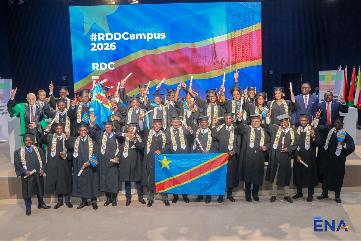 EnaRDC_Officiel's tweet photo. 🇨🇩🎓 30 nouveaux Masters Senghor pour la RDC !

À Alexandrie, siège de l’Université Senghor, l’@EnaRDC_Officiel a pris part à la cérémonie de diplomation organisée en marge de la Biennale des Campus Senghor.

Les 30 lauréats mis à l’honneur sont issus du Campus Senghor hébergé au sein de l’ENA-RDC dans le cadre du partenariat qui unit les deux institutions. Ils ont achevé avec succès les programmes de Master 2 en Gouvernance et Management Public (GMP) et en Maîtrise d’Ouvrage des Projets de Développement en Afrique (MAÏTENA).

Réunissant 17 campus à travers le monde, cette célébration haute en couleurs a magnifié l’excellence académique, l’engagement professionnel et le leadership de ses diplômés, dont une majorité de cadres et hauts fonctionnaires engagés au service de la transformation de l’action publique en RDC.
