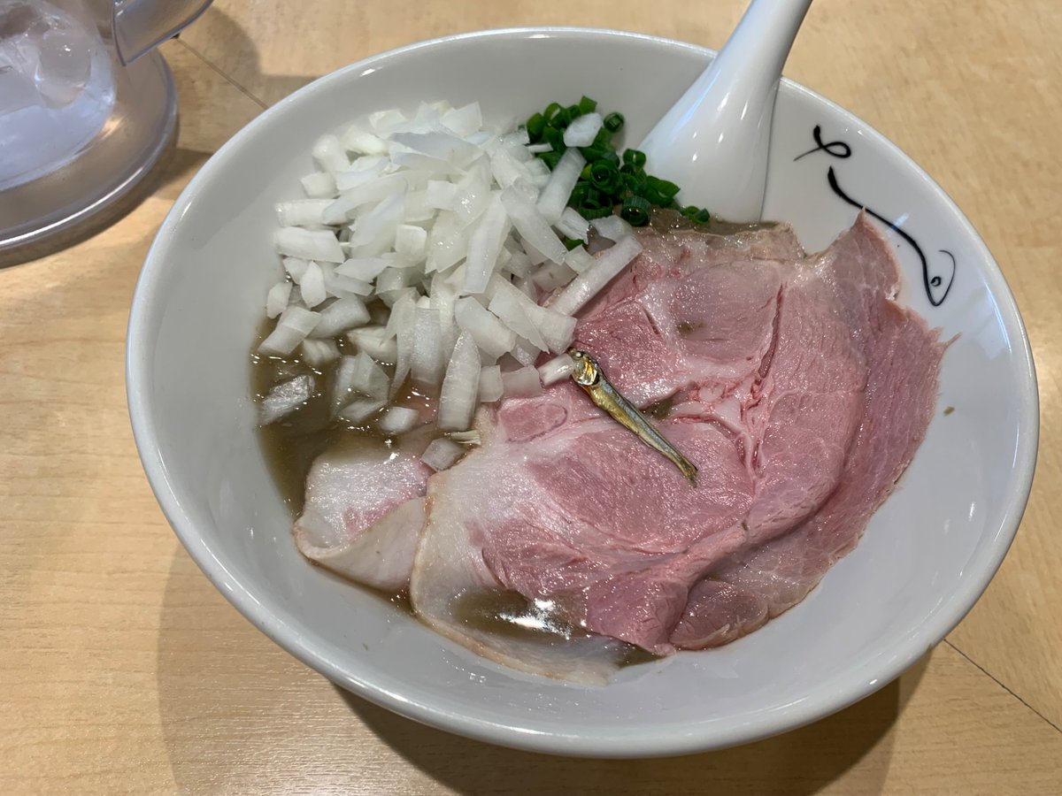 Toro1go's tweet photo. 大森 結。で濃純煮干濃度増し玉ねぎと限定濃厚蟹味噌の和え玉。LV3ほどではないがやはり驚きの濃さ、麺と共に消滅していくスープ。からの和え玉で蟹と煮干の反復横跳び。旨みに溺れた。米が売り切れてて惜しかった。 https://t.co/JClHAuejwg