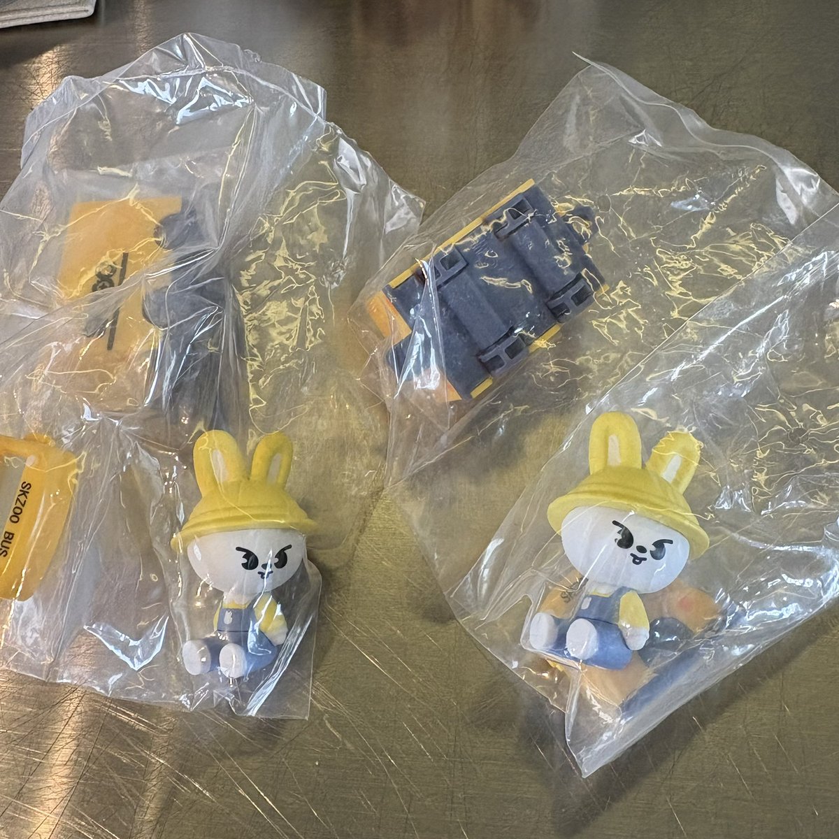 mxyxtk's tweet photo. Stray Kids SKZOO スキズ  スクールバスフィギュア ガチャ 交換

【譲】リービット🐰×2

【求】ジニレット🦙＞パピーム🐶

お気軽にお声掛けください☻ https://t.co/aYUVGZKgGc