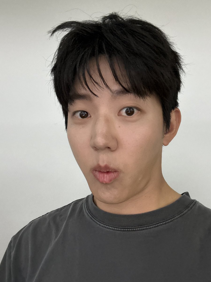 deisikseu's tweet photo. Young K and Dowoon sent selfies during the My Day Happy Birthday Chatting Event! https://t.co/8Q3dlZr4IP