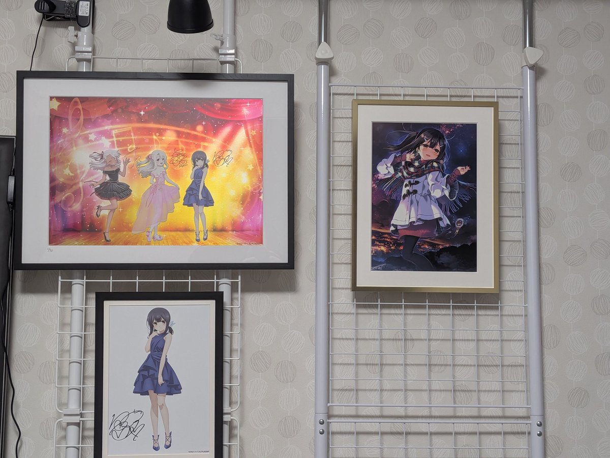 katuoabc's tweet photo. 我が家の壁の一部。プリヤ尽くしで良き。
右下は水着美遊ちゃんの高精彩複製画を飾る予定です（2026/7〜9月に届く予定） https://t.co/HbVulEijGu