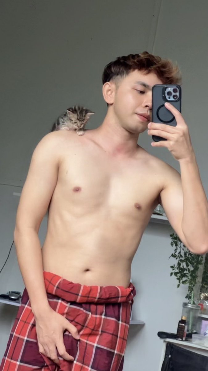 Shrfx99's tweet photo. Hi meow 🐱 https://t.co/GrnoR7614V