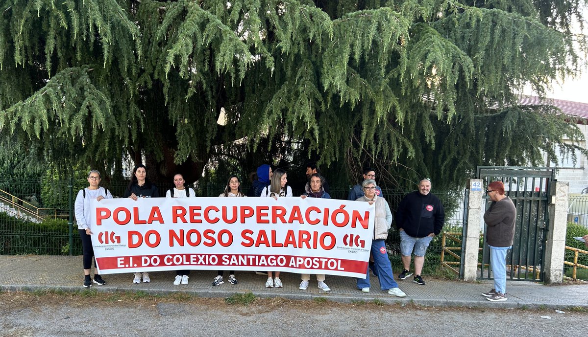 galizaCIG's tweet photo. 📌Mobilízanse pola recuperación dun plus salarial de hai 20 anos eliminado na escola infantil do Santiago Apóstol de #Soutomaior
👉Profesorado desenvolveu hoxe unha concentración diante do centro coincidindo coa entrada do alumnado
ℹ️ https://t.co/kgHOG8doTq
@CIGEnsino https://t.co/f6LDKYmOXL