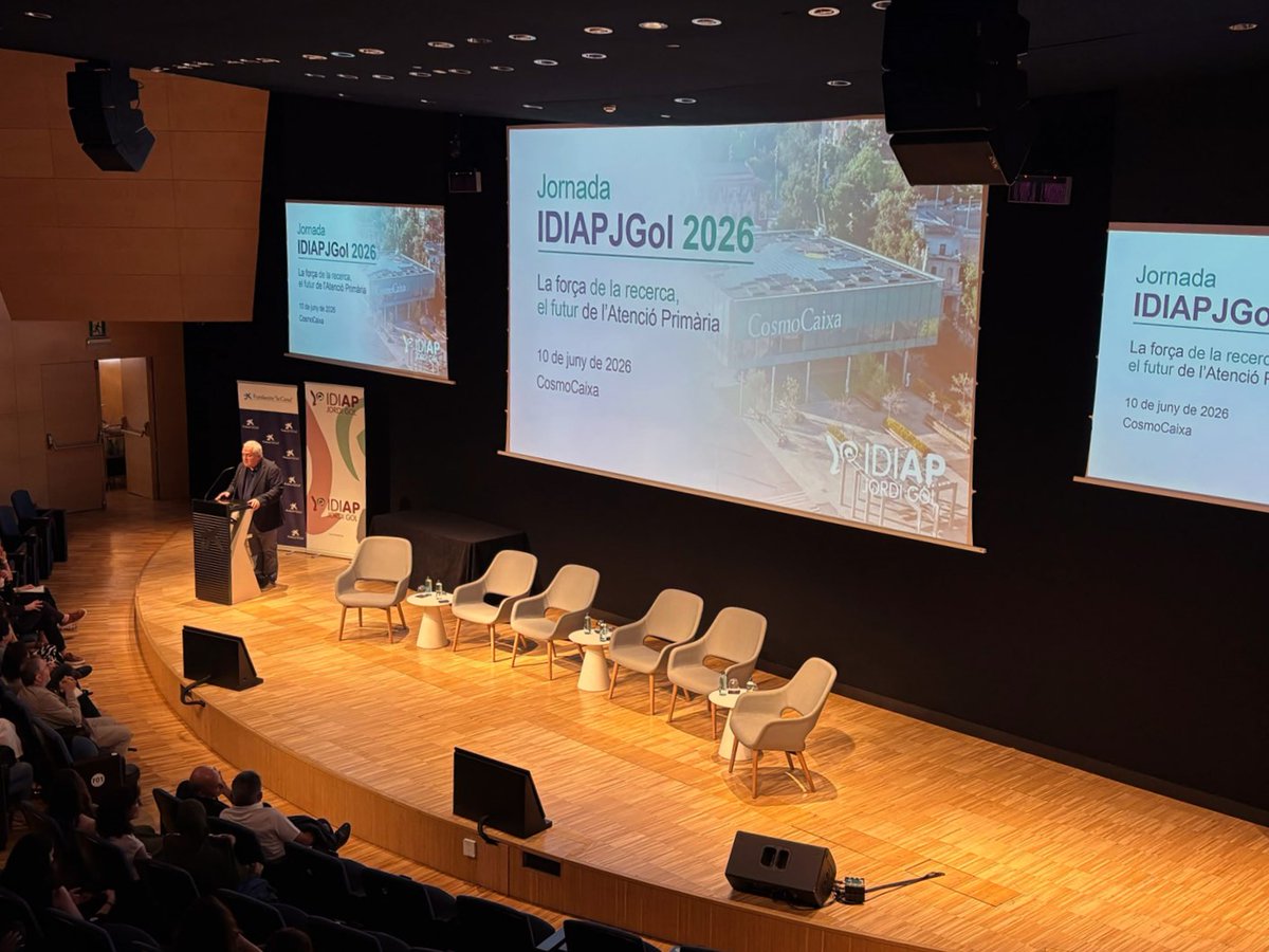 IDIAPJGol's tweet photo. Prop de 300 persones assisteixen a la Jornada IDIAPJGol 2026, l��esdeveniment de referència de la recerca en atenció primària a Catalunya.

Durant la trobada vam presentar oficialment les quatre grans àrees estratègiques (cores) que orientaran l’activitat científica de l’Institut: 

🔎 Recerca en serveis en Atenció Primària
🧠 Salut mental
🍎 Estils de vida saludables, envelliment i altres etapes de la vida
❤️ Prevenció i gestió de la salut en la cronicitat

També vam conèixer projectes innovadors impulsats des dels equips d’atenció primària de tot Catalunya i vam presentar la nova 'Guia per a l’elaboració de protocols en recerca qualitativa'.

L'acte va finalitzar amb el lliurament dels Ajuts a la Recerca IDIAPJGol / @icscat.

En total, 25 professionals han estat guardonats amb ajuts i intensificacions per continuar desenvolupant projectes que contribueixen a millorar la salut de les persones des de la proximitat, el coneixement i l’evidència científica.

Llegeix la crònica de la jornada aquí: https://t.co/37RRRLDghk