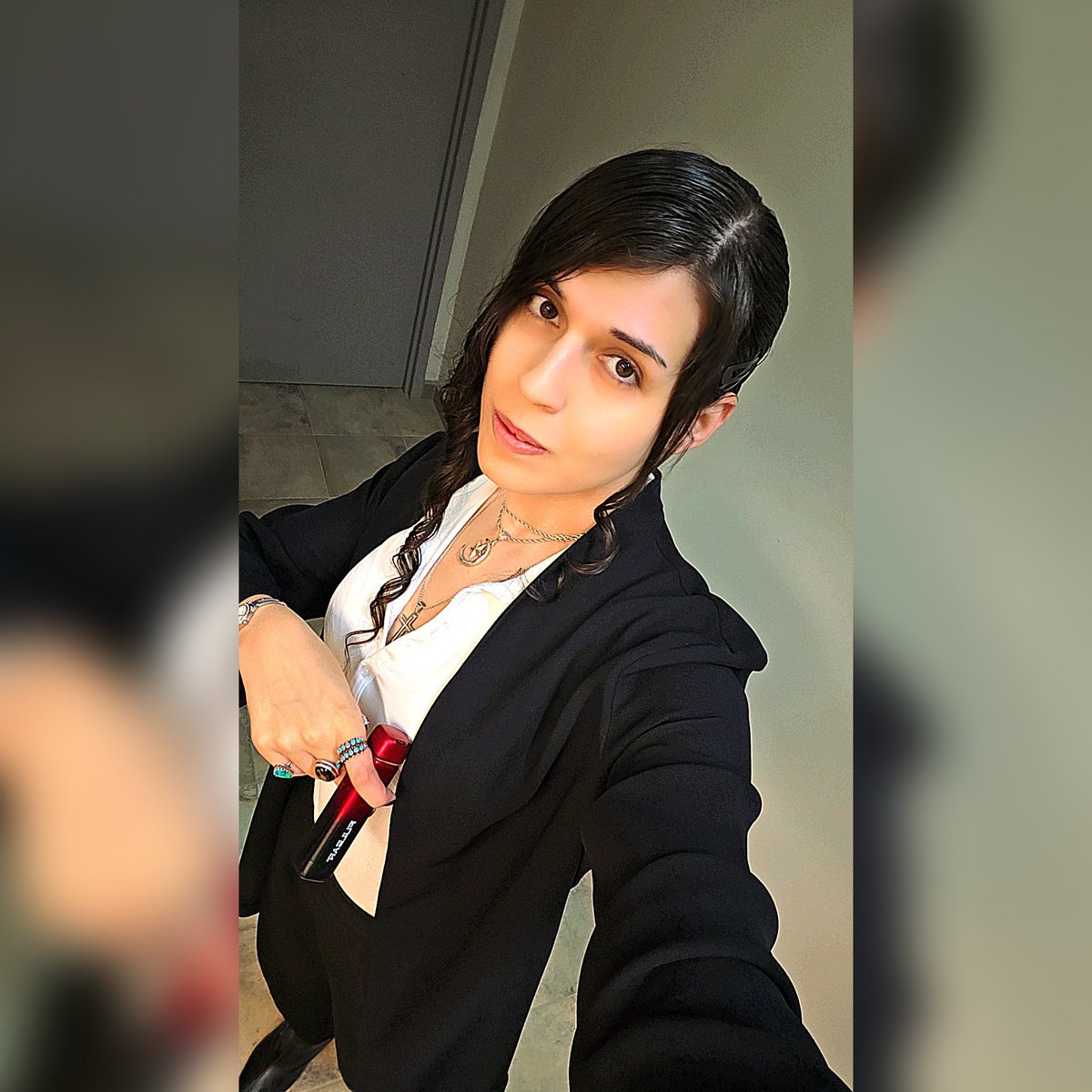 MsJyoni's tweet photo. Proof women wear suits better than men 😏 Case closed. 🖤 https://t.co/EVTPPU2x4z
