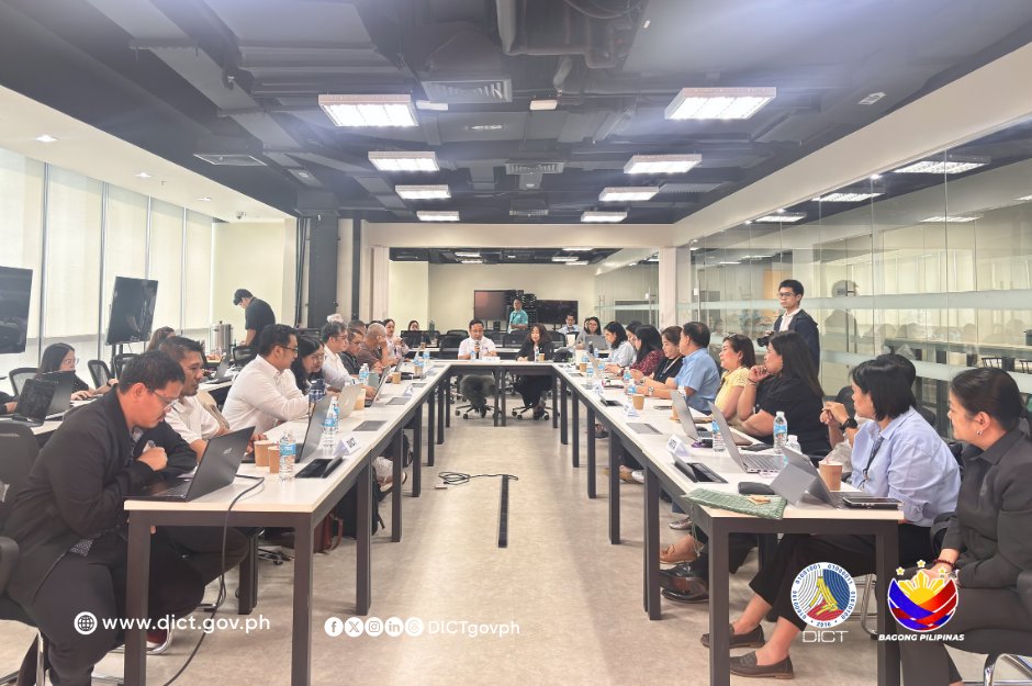 DICTgovph's tweet photo. Iba't ibang Ahensya ng Gobyerno, Nagpulong para sa Mas Mabilis na Pagproseso ng Import at Export Licences and Permits sa Bansa

Basahin: https://t.co/uIiFCknycR

#DICT #NSW #Digitalization #EaseofDoingBusiness #BagongPilipinas https://t.co/I1Z2B9FA8z