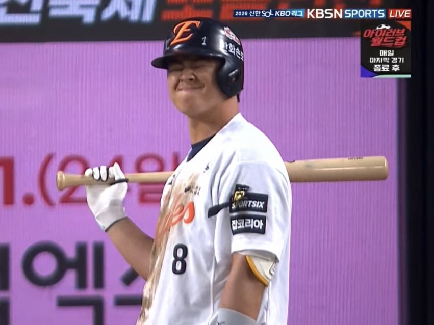 hip3j's tweet photo. 스윙인줄
                                                     어머근데노스윙판정

아진짜애교형선수??..
애교수준이 점점늘고계시네요 https://t.co/BNUPsnLjEY