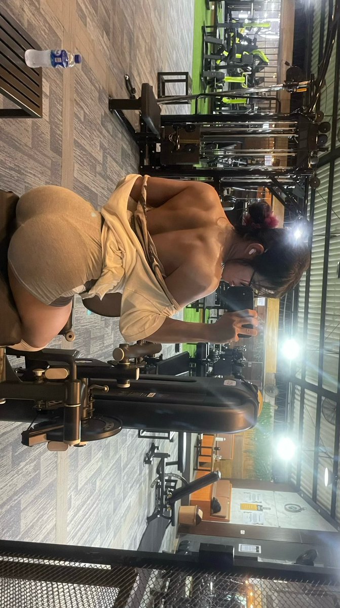 deadsshit's tweet photo. sesekali deh pamer back https://t.co/bfSsVUOV1l
