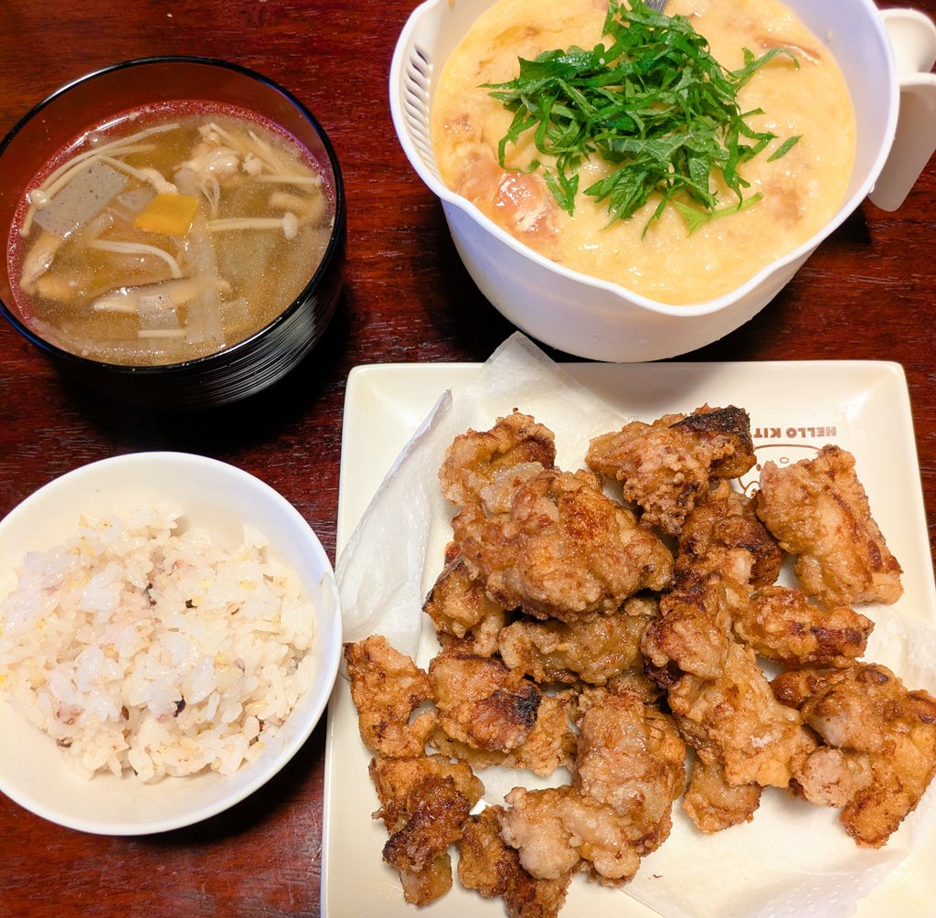 motherdinner's tweet photo. 6月10日(水)

唐揚げ
マグロとろろ
肉野菜スープ

#おうちごはん #晩ごはん #夕食 #dinner https://t.co/aaiUav7GL8