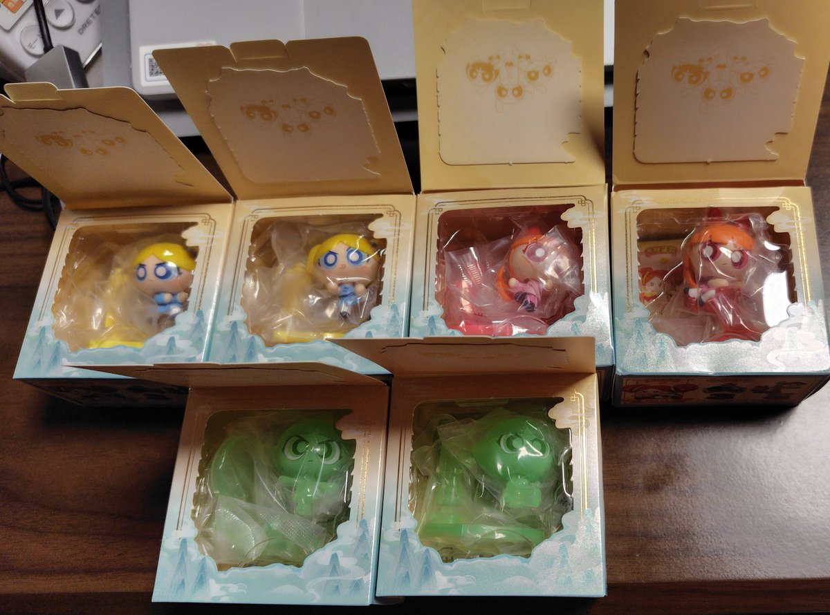 cpsanpei's tweet photo. 開封したぞ　ワンアソート６箱入、ノーマル９種、クリア９種、シークレット４種の全２２種類　ブロッサムがシークレットとノーマル、バブルスがノーマル×2、バターカップはクリア×2でワンアソートでノーマル３人確定で揃うわけではないみたい https://t.co/Q3PDcwNlGQ