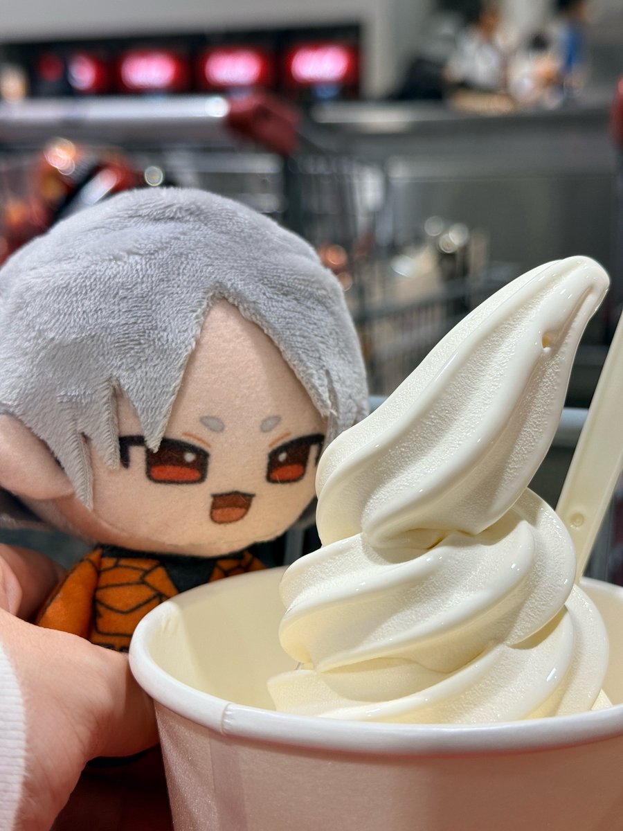 385untitled's tweet photo. ジェニーちゃん、コストコのアイスだよ🍦 https://t.co/NInnBJhp7d