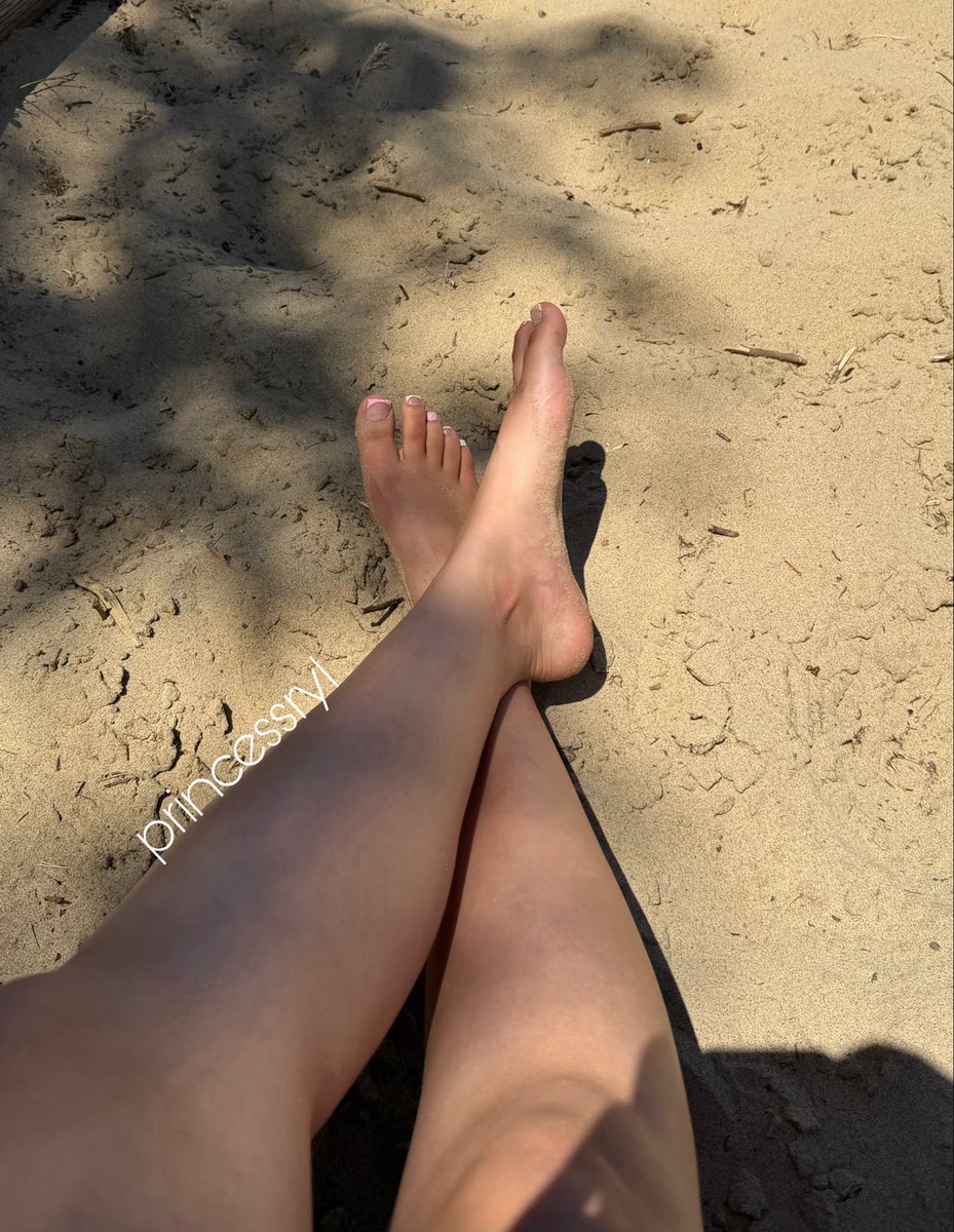 princessryl_'s tweet photo. Would you lick them clean? https://t.co/JTms9mjFhN