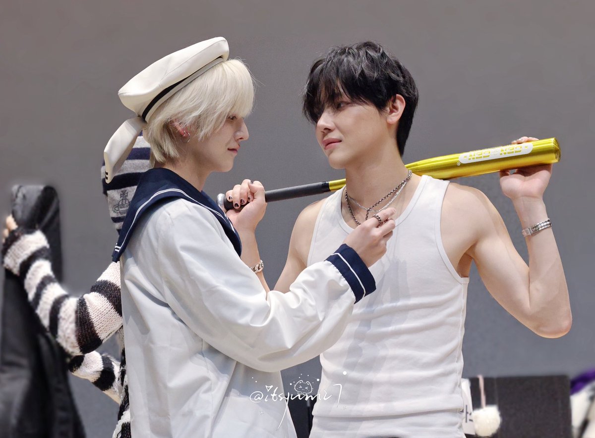 sayangchuchu's tweet photo. the ones who always sticking close lately are Yuma and Nicholas, theyre stick together like velcro https://t.co/NDyys0jwYp