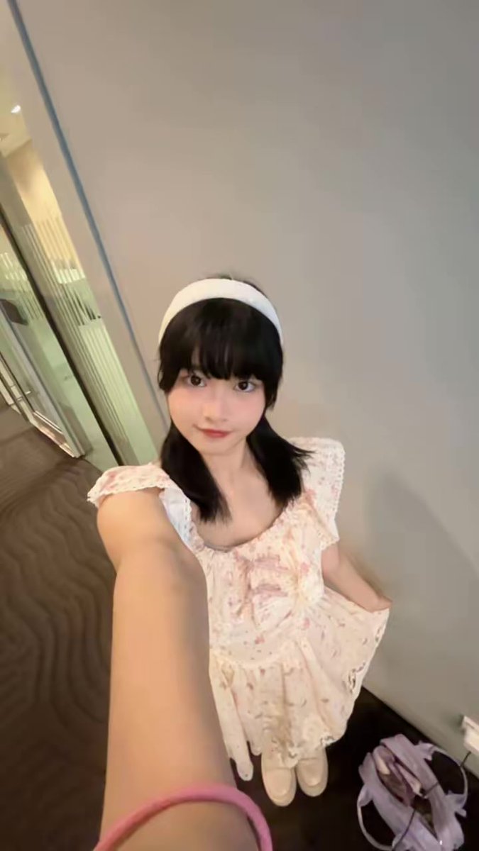 cindy_klp48's tweet photo. Helloo!!! How are youu my cinergy and everyone ??? I miss you alott!!! Itsokeyy we can meet at this Saturday for my Meet n greet session okey!!! At lalaport level 2 time 13:00-14:00!! I cant waitt to meet you!! Keep rewatching Kerana ku suka Mv okey!! 200k !!! Thankyouuuu💜🫂 https://t.co/bzHZMEAIok