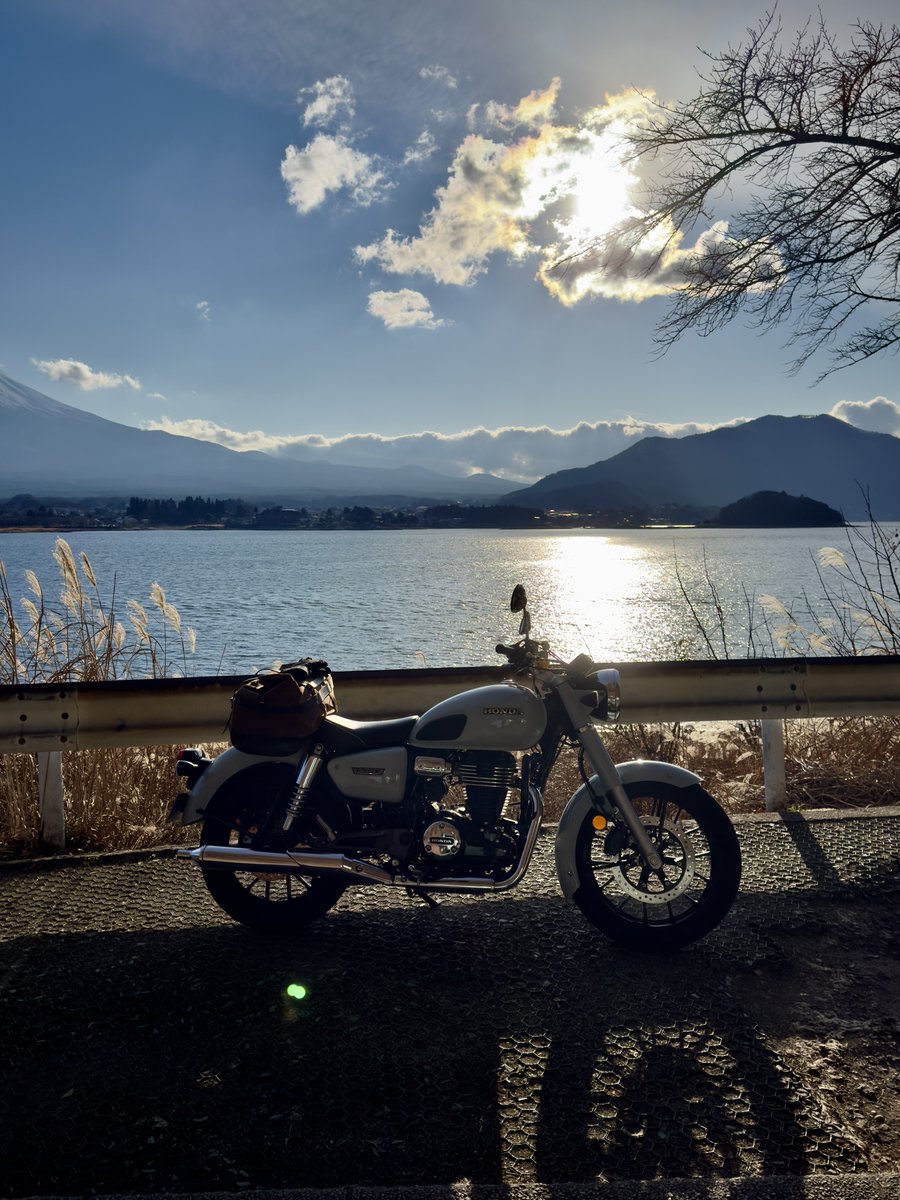Neck_Game's tweet photo. #バイクと逆光のかっこいい画像を貼ってね 

ここ数日天気良し！走りたい！
週末まで持ってくれ🙏 https://t.co/rTHLpcctaH
