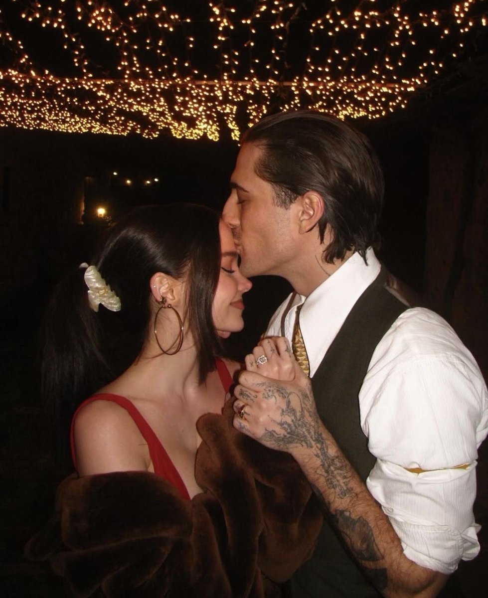 Diorgirlx's tweet photo. damiano and dove https://t.co/j3pyMUcKvn
