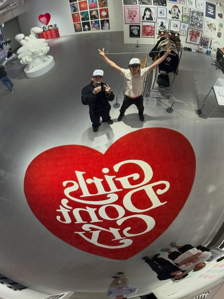 yolpmi_'s tweet photo. ชาวเน็ต: เจย์ปาร์คเลิกหาแสง เกาะติดลองชอตได้ละ

also ไอ่เจย์ไอ่ชอต : ไปคับลูกออกไปเจอโลกภายนอกหน่อย พ่กเลา 5 คน *ลงรูป* 💁🏻‍♂️

🐈‍⬛🌰🐰🐕🐘 https://t.co/ekxx4TIgPp
