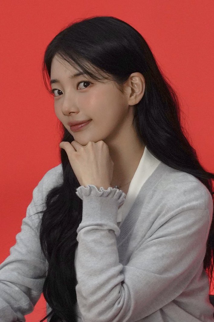 StanBaeSuzy1's tweet photo. Happy Bae day @Suzy 😍🥰💌 https://t.co/jNwzgW9pKZ