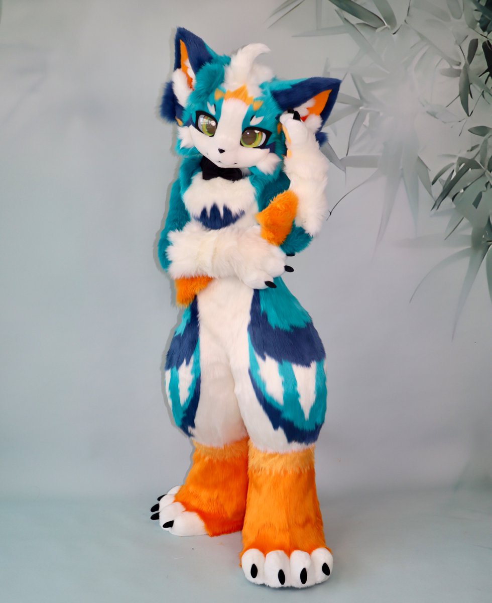 xiaoquandoki10's tweet photo. 🦊🦊 Commission completed! 🦊🦊
Stella Mira is officially here, everyone!
Adopter:@Greedle297293
Background Story:
Stella Mira was once the sovereign ruler of a mysterious hidden realm. Through an ancient ritual, he was thrown into our modern world. Now, with his powerful magic almost gone, he wanders the busy concrete streets — lost, a little vulnerable, but full of quiet hope. He’s searching for a place to call home… and a way back.
Thank you so much for adopting Stella Mira and for all your support!❤️