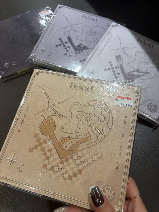 肖战アルバム　超豪華LPセット❣️ XLOV】 韓国セカンドミニアルバム『I,God』 I VER. / G VER. / O VER