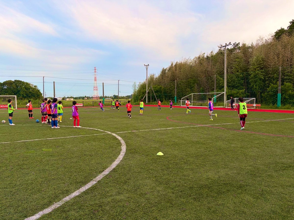 rovers_inba's tweet photo. 【北総ローヴァーズFC U-15】

第1回体験練習会を行いました🔥

最初は緊張している様子もありましたが、
伝えたことをどんどん吸収してくれたおかげでスムーズに進行出来ました👍

第2回に参加希望の方は下記URLから申込みをお願いいたします🙇‍♂️
https://t.co/VKH0lDQ9ZQ https://t.co/jmWK8juv8Y