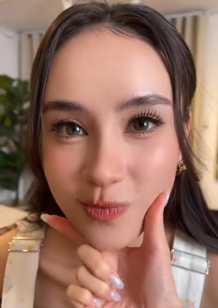 Iknowitsnot's tweet photo. She is so babyyy here😭😭😭😭

JAYNA KLOSET ACS
#JaynaXKlosetAtCentralWorld https://t.co/iSL4oyGnKj