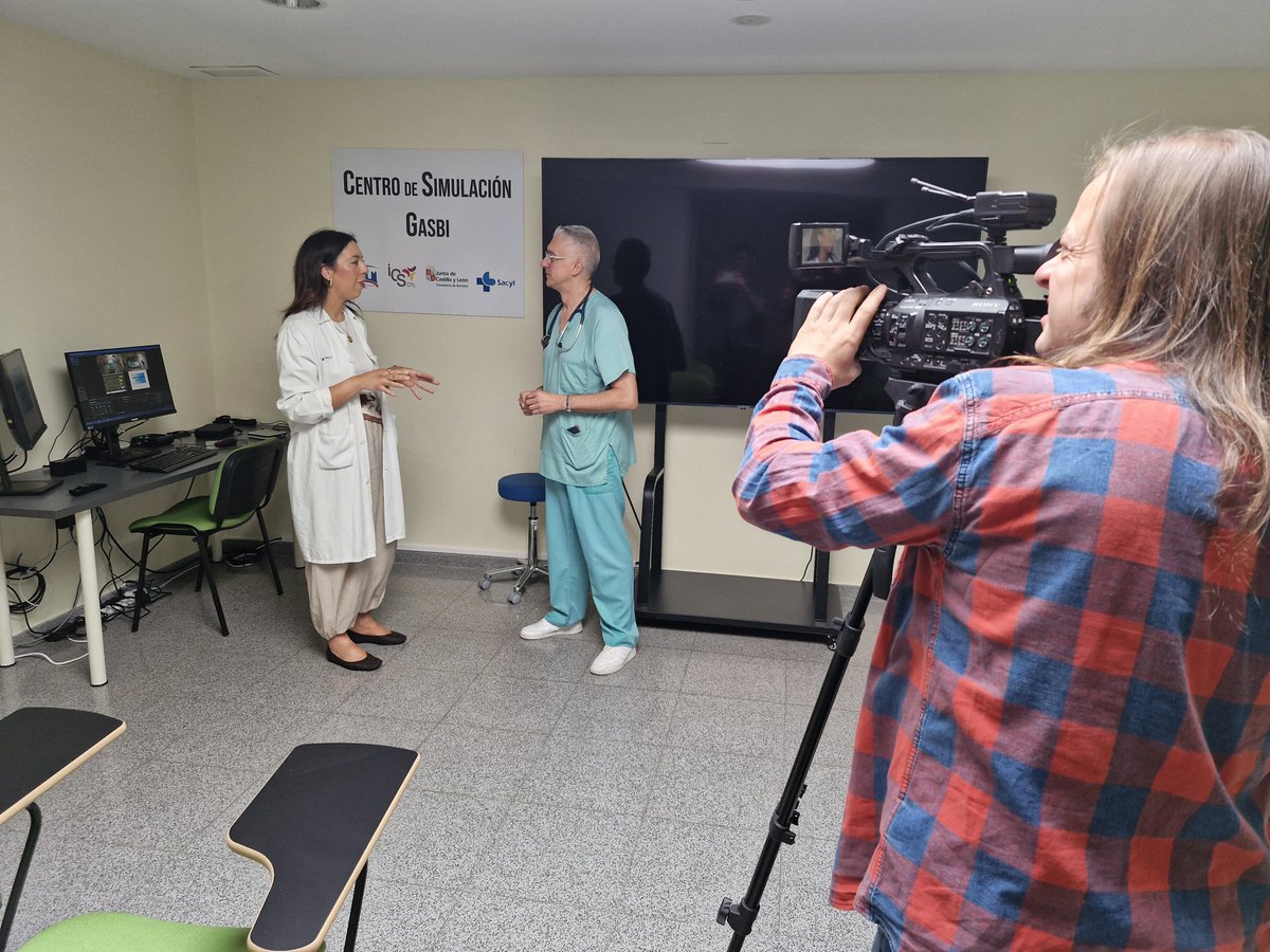 SEMES_'s tweet photo. Sois icónicos, noticia, la 1ª generación. Destinados al cambio de las #urgencias y #emergencias 🤍💛

Nos acordamos mucho de nuestro primer encuentro con ustedes, esa emoción insuperable... y veros ya en vuestra residencia, es mágico✨ https://t.co/CihuCNX1iP