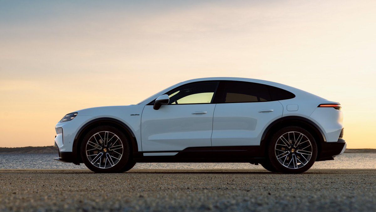 G_oigo's tweet photo. The new Cayenne S Coupé Electric https://t.co/GF6FcSiPMS