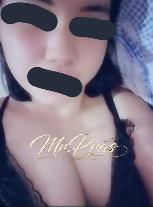 tyoooo0101's tweet photo. Lontee smangat banget pamer lingerie barunya. Kemarin" malu malu disuruh beli. Skrang udah datng smngt bnget dia pmer. Dasar ga krasa awalnya polos skrng suka pamer. Dasar lonte muraha ya. Buat cewe lainnya pengen diajarin sni dm or chat tele https://t.co/PuSOdiRKX7 https://t.co/59RV81naZ7