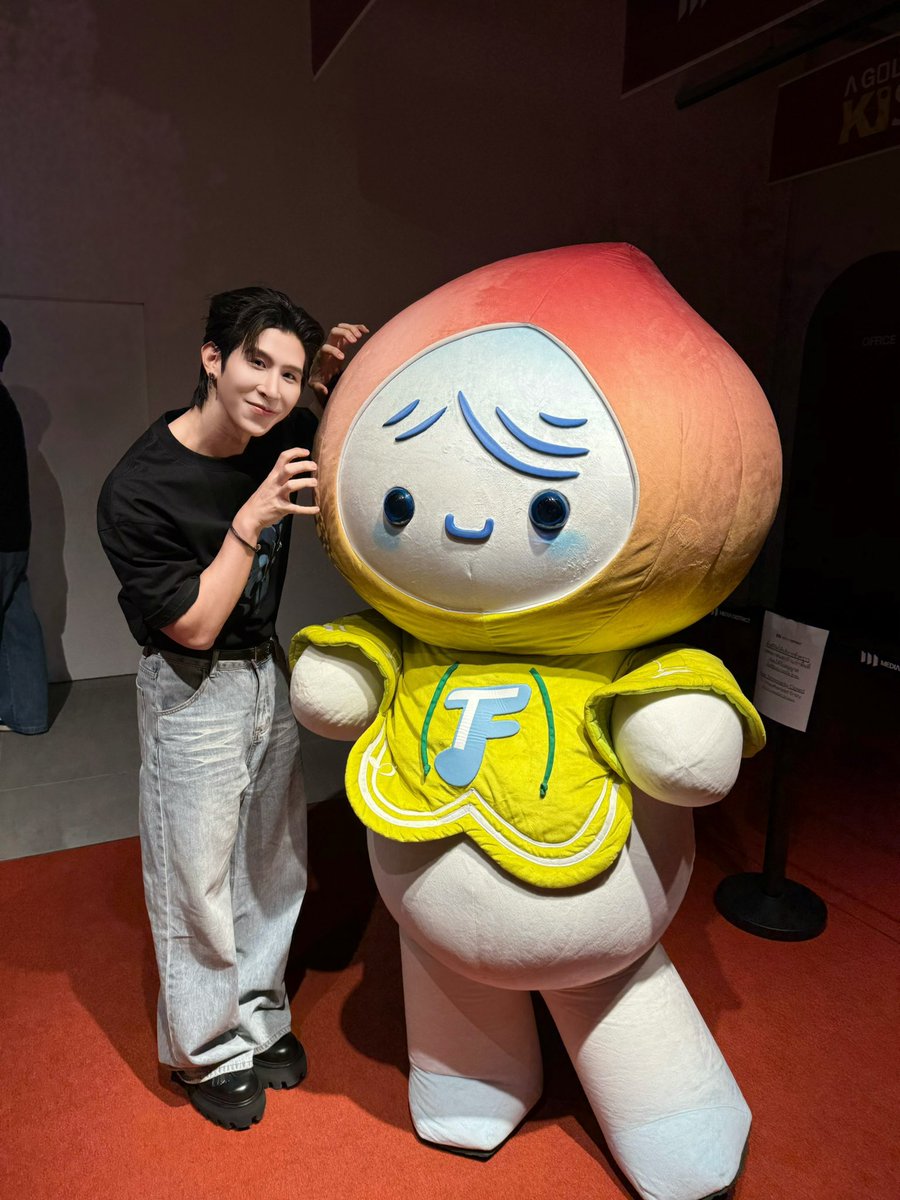 PDomundi's tweet photo. ก็ยังคงภูมิใจในตัวทั้ง2 คนมากๆ เห็นถึงรอยยิ้มเเห่งความสุขเวลาที่ร้องเพลงด้วยกัน รอซัพพอร์ทเสมอนะ💚🩷
#1stDuoTFOShowcaseDay https://t.co/r9367vFEr8
