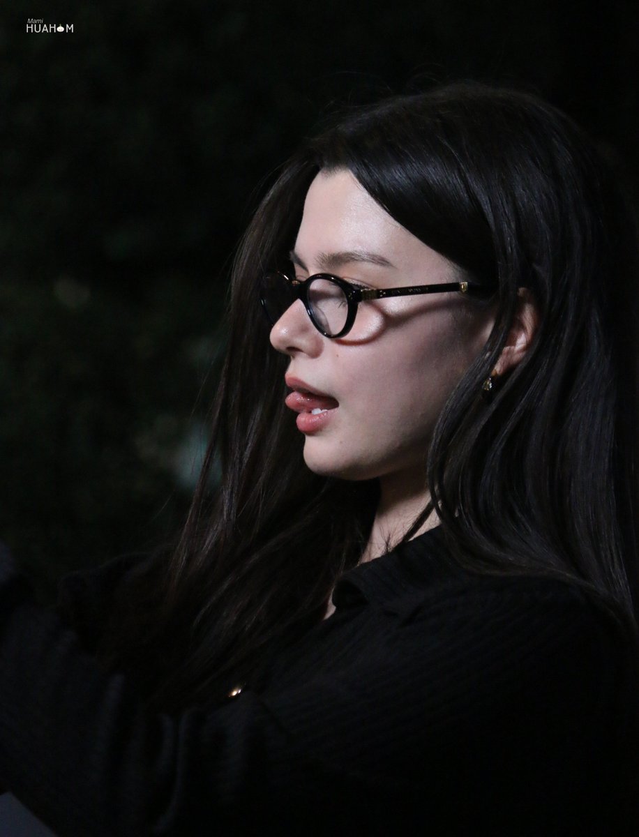 youknownotting's tweet photo. Hot nerd ที่จริงใจนะคะ

#SkinRebeccaArmstrong 
#SkinPressTour
#beckysangels‌ https://t.co/oiVRR3ioOe
